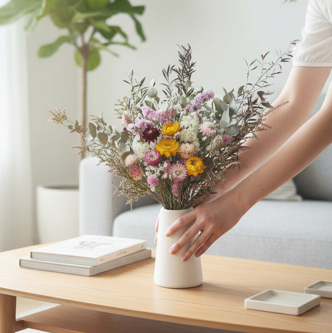 ELLIE – colourful dried flowers in a tall white ceramic vase