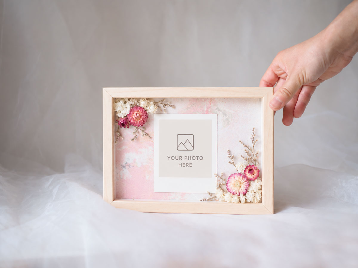 LOLA - Personalised Dried Flower Photo Frame with Photo Printing