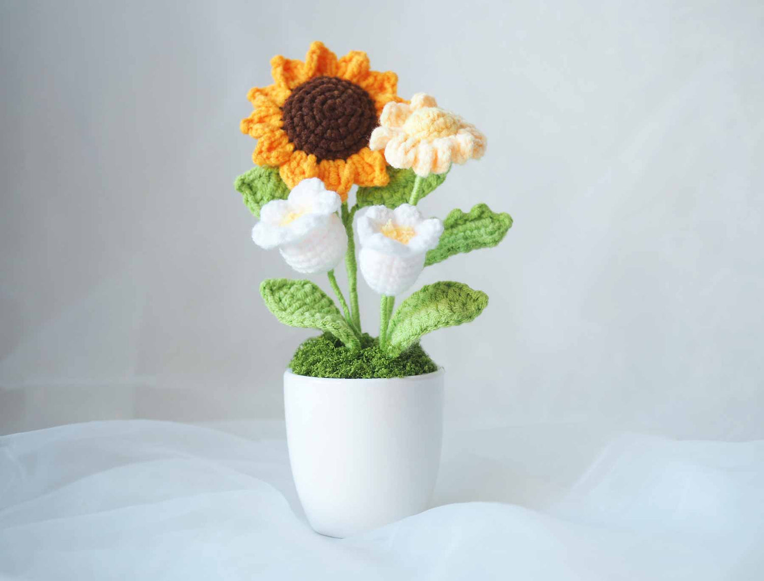Sunny Fields – Crochet Sunflower Bouquet in Ceramic Pot Gift