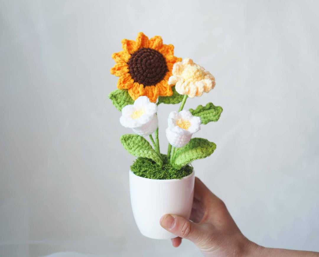 Sunny Fields – Crochet Sunflower Bouquet in Ceramic Pot Gift