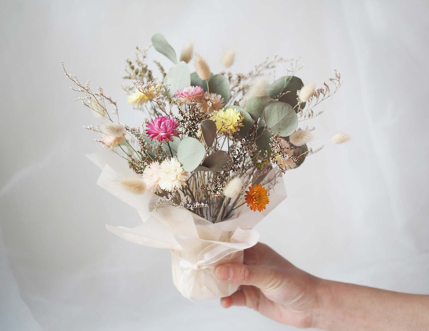 Lemon Dusk – Small Dried Flower Bouquet in Yellow and White